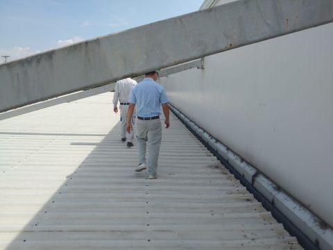 DỊCH VỤ THI CÔNG SƠN CHỐNG THẤM MÁI TÔN